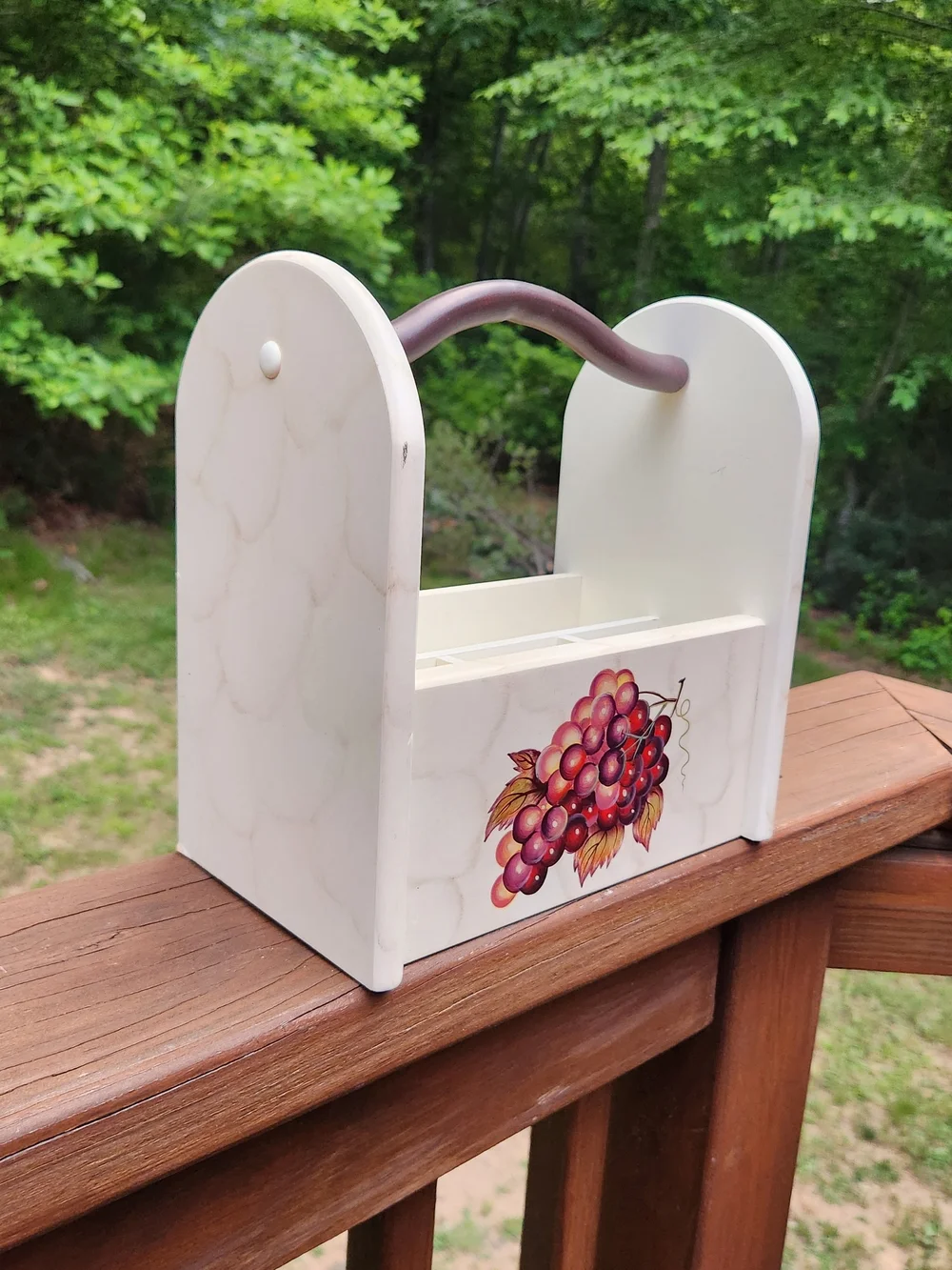 Pomerantz Wooden Utensil Caddy with Grape Motif